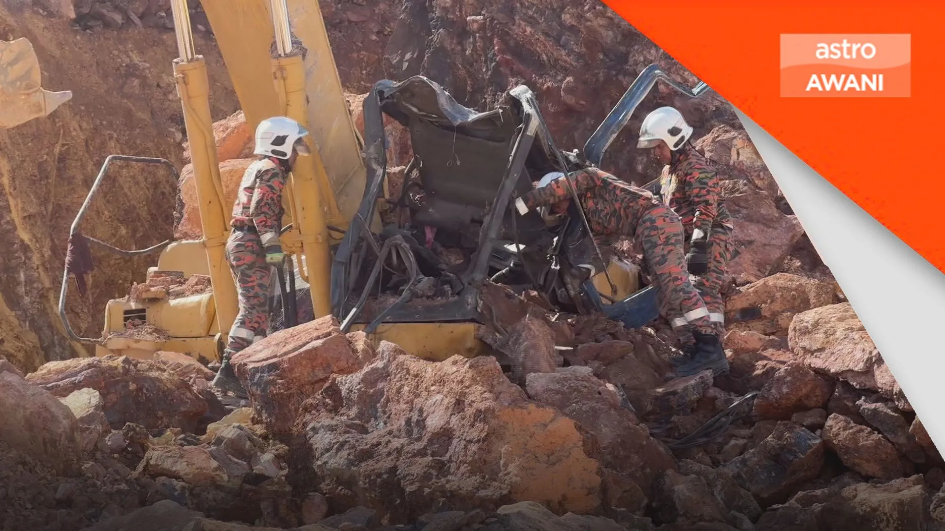 Pemandu jengkaut parah dihempap batu kuari runtuh
