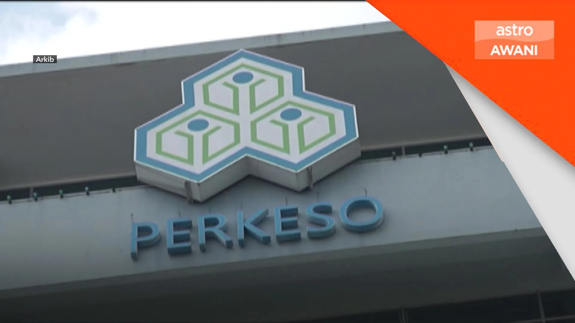 Lebih sembilan juta pekerja berkuat kuasa hari ini