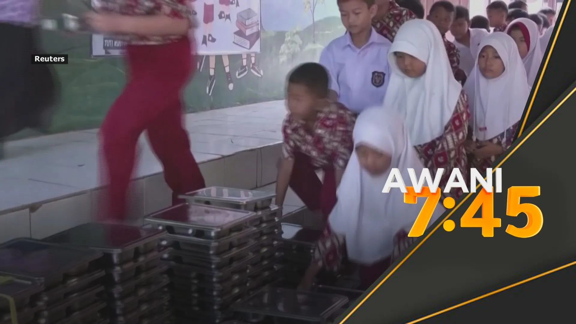 Prabowo pecat ketua program makanan percuma susulan keracunan besar-besaran