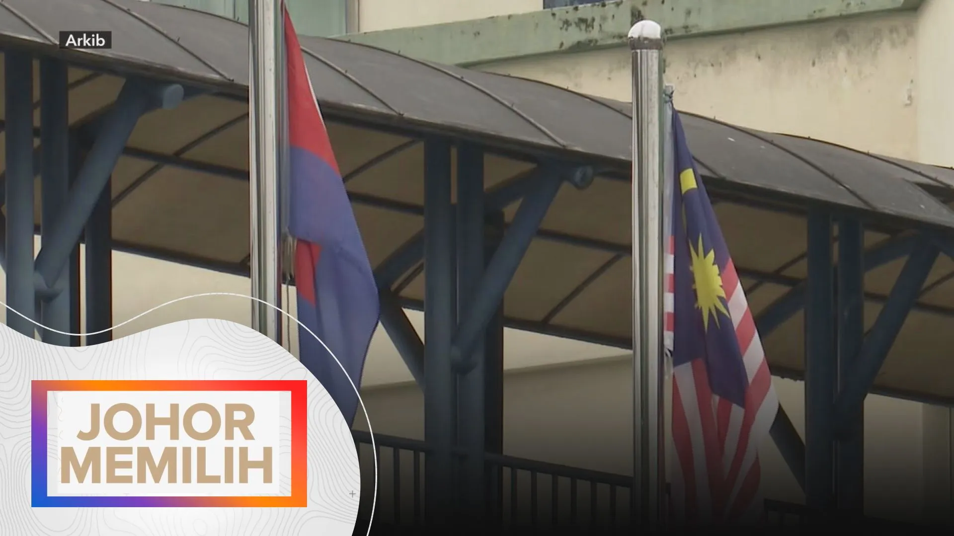 Anggota, pegawai polis mengundi awal hari ini