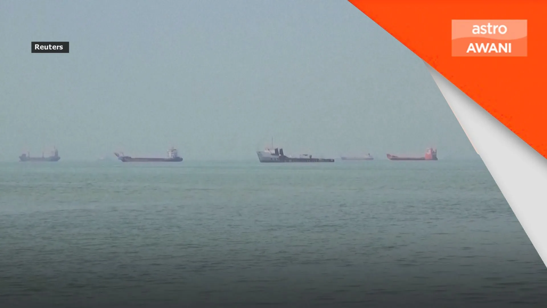 Trafik Selat Hormuz merosot susulan penutupannya