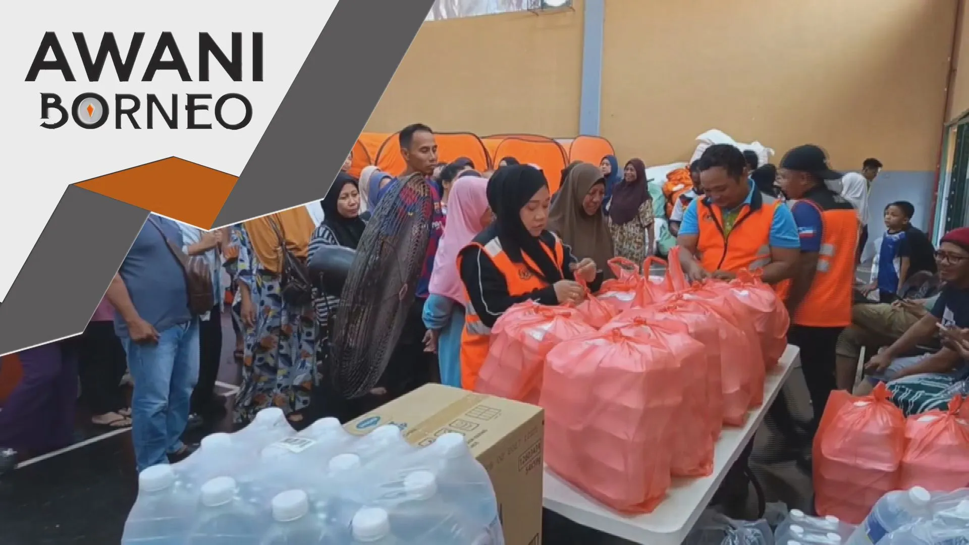 Air naik dengan pantas, penduduk berjaga-jaga sampai Subuh