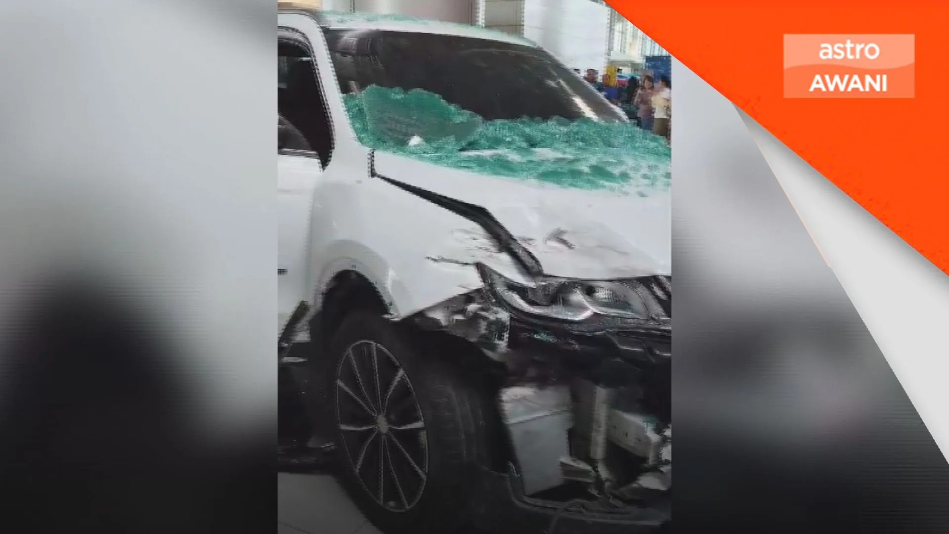 Terlupa masuk gear 'P' punca SUV rempuh pintu kaca KKIA