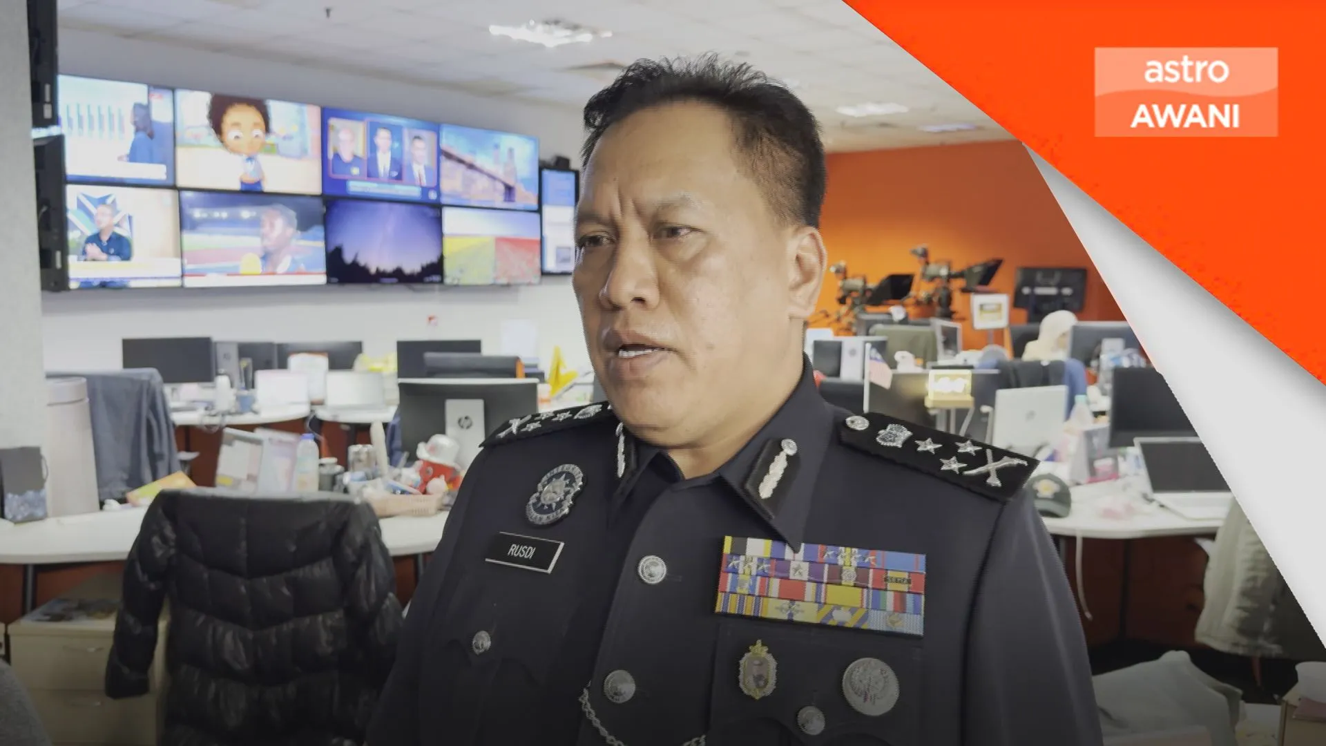 10 individu direkodkan keterangan semula
