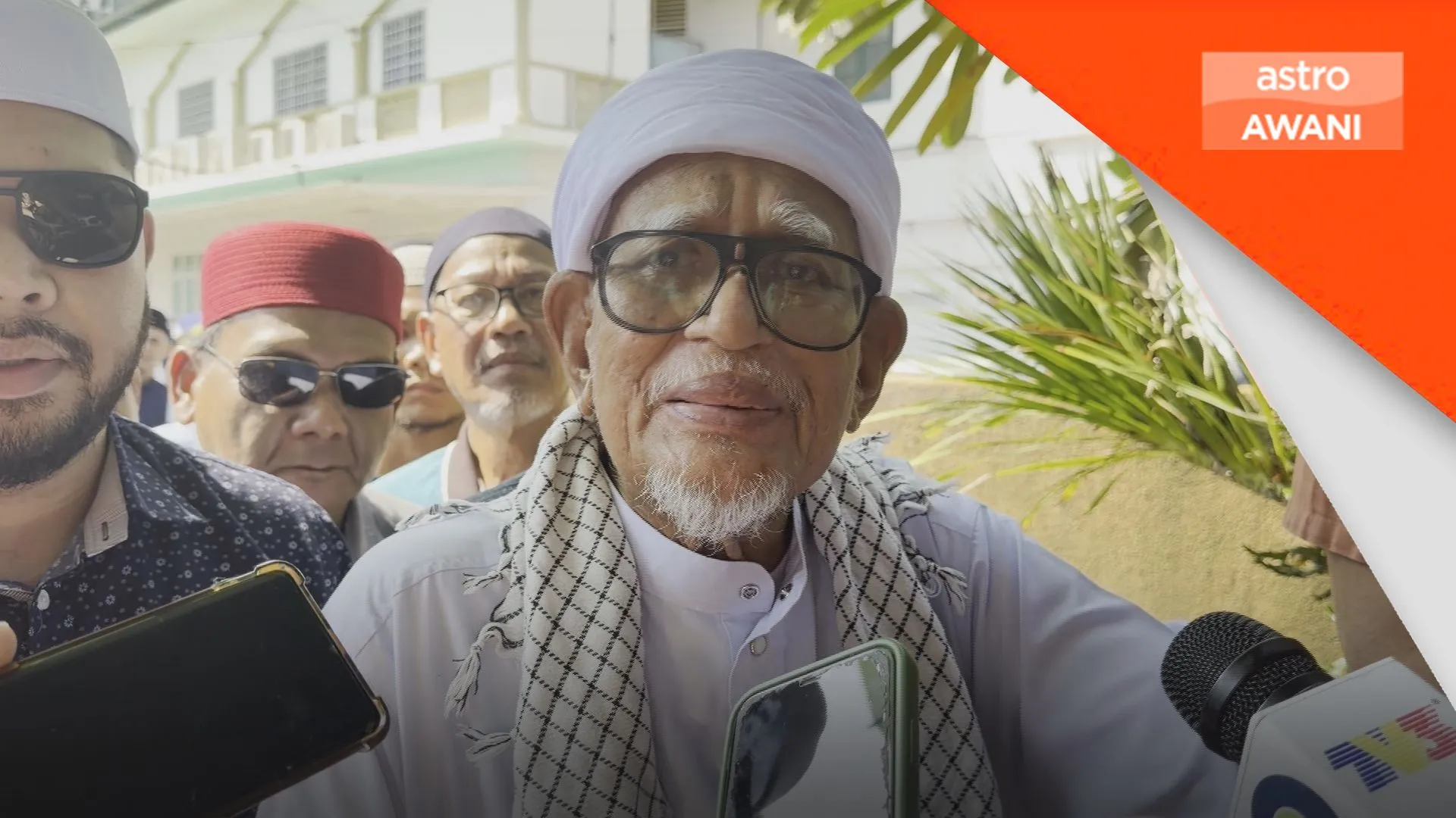 Hadi selar empat pemimpin Melayu DAP