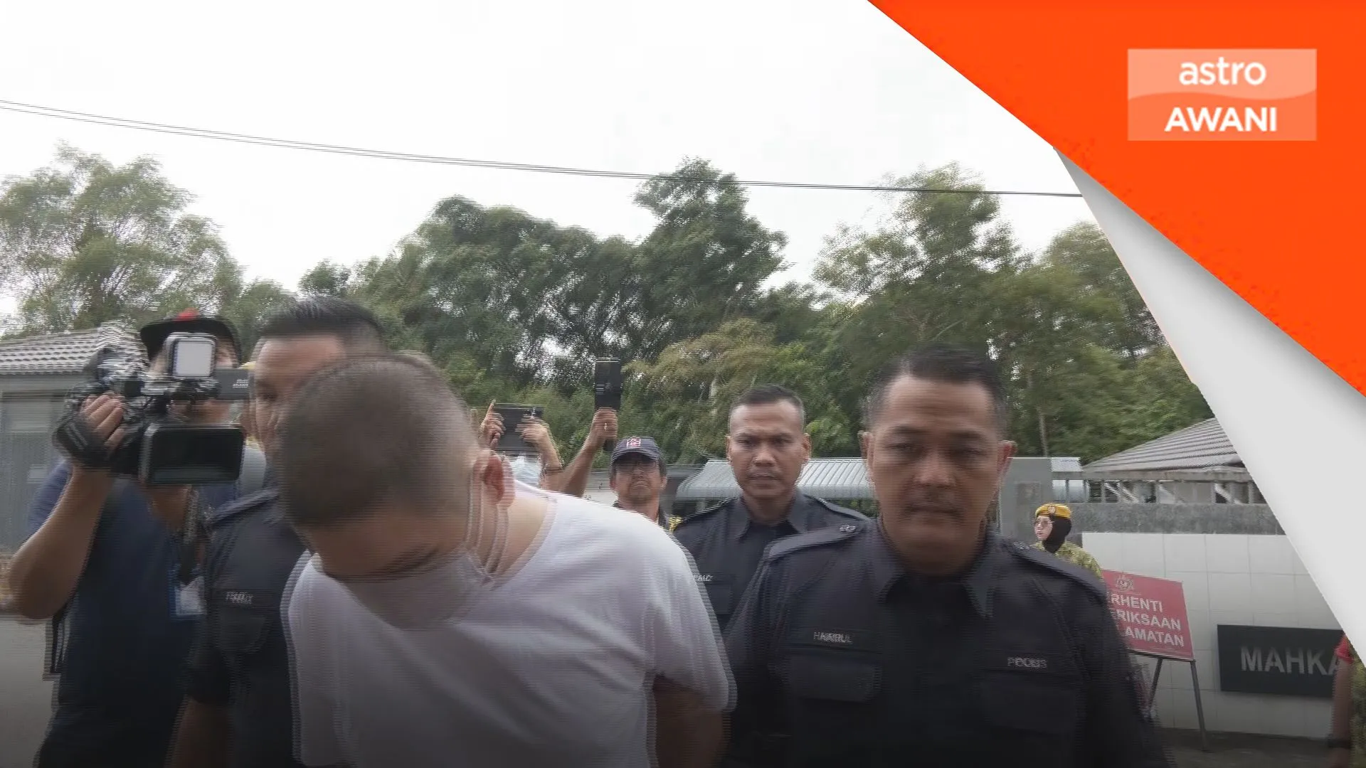 Suspek kes bunuh ahli perniagaan didakwa miliki pistol tanpa kebenaran sah