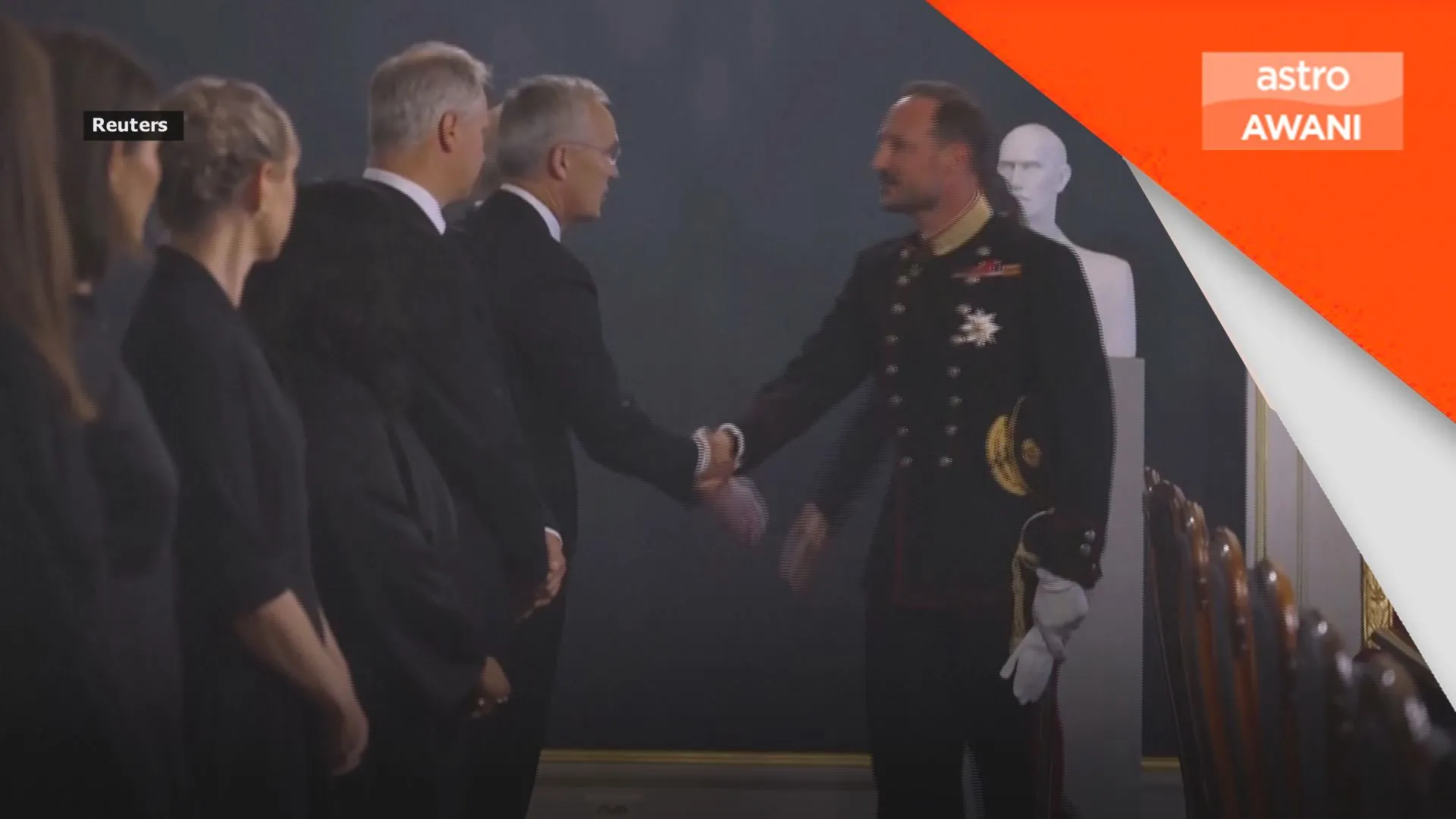 Raja Norway baharu Raja Haakon VIII angkat sumpah Selasa