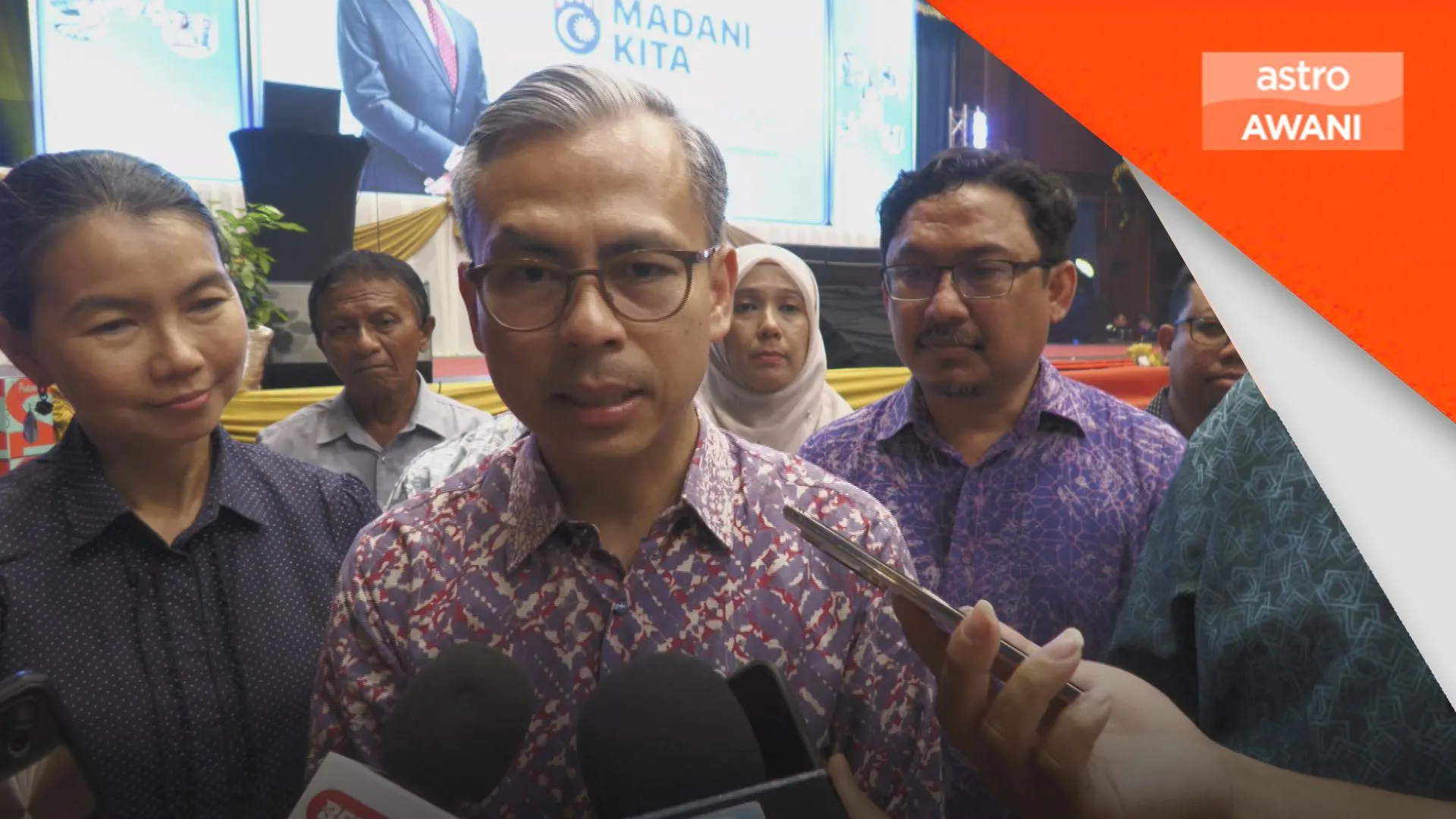 Waspada akaun palsu tawar pendaftaran bantuan kerajaan - Fahmi
