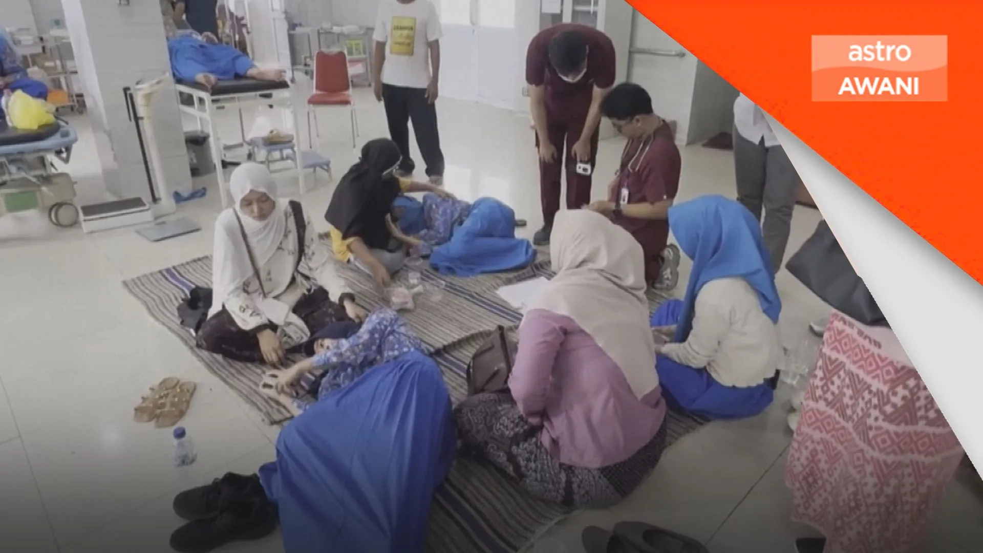 Ratusan pelajar, guru Indonesia jatuh sakit lepas makanan percuma