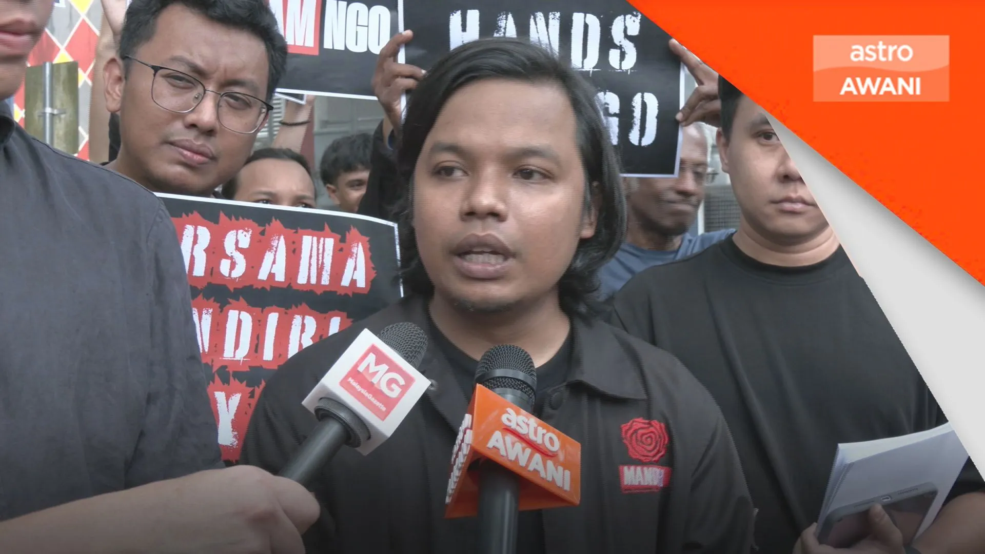 MANDIRI, HAYAT pertikai pembekuan akaun