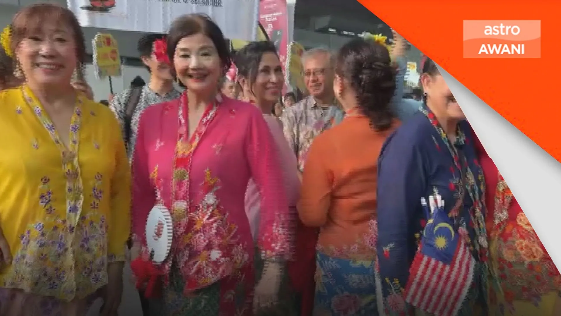 Busana tradisional raikan kepelbagaian etnik Malaysia