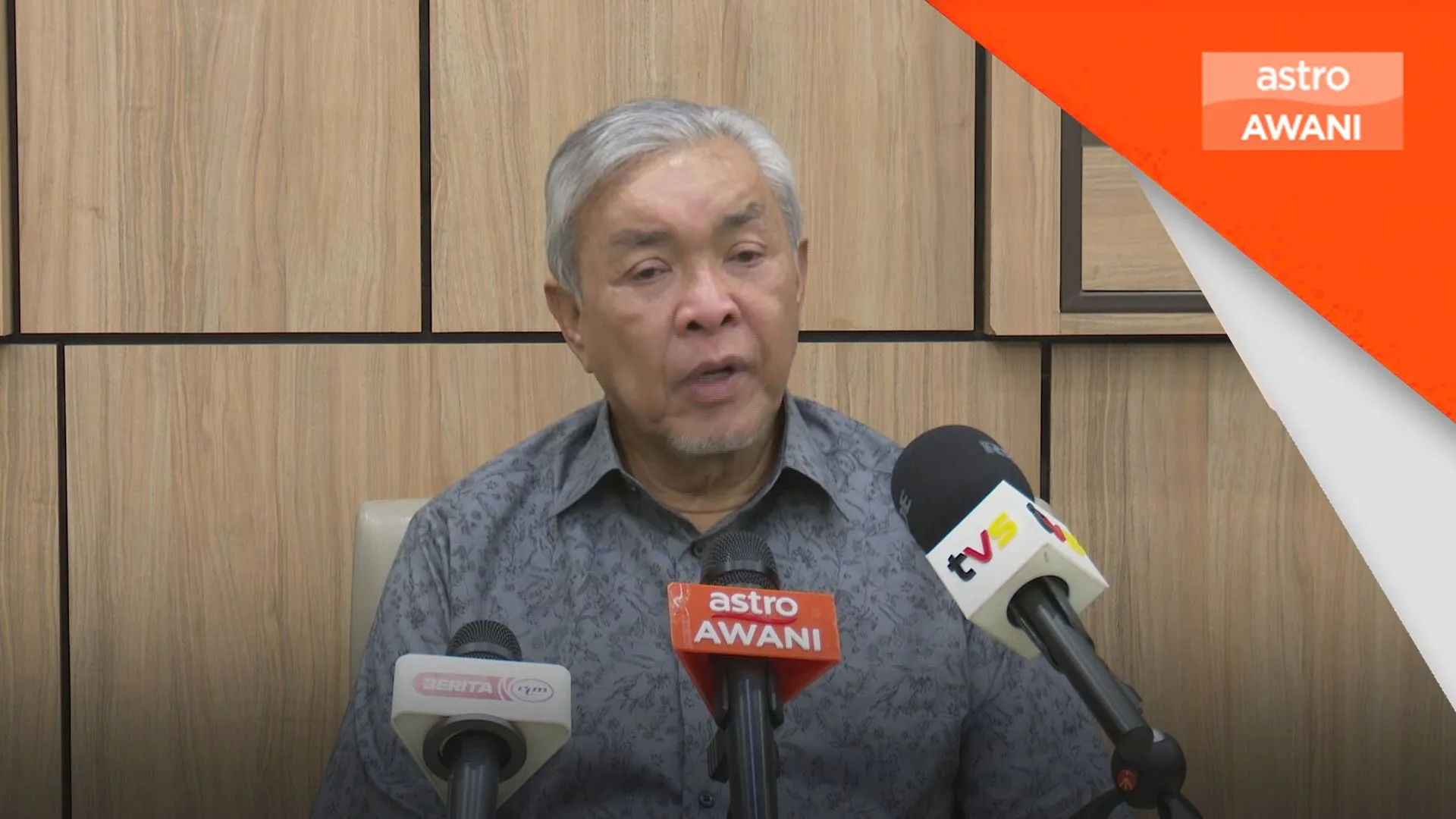 Pertikai keputusan Agong disifatkan tidak selari Perlembagaan - Ahmad Zahid