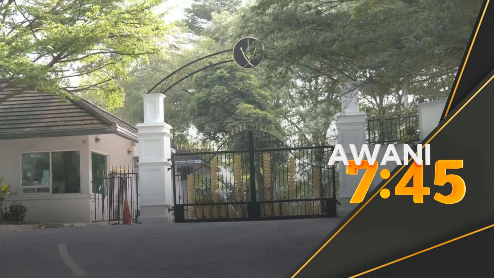 Penurunan Tuanku Muhriz, serangan Terhadap Perlembagaan - Kumpulan Peguam Kanan