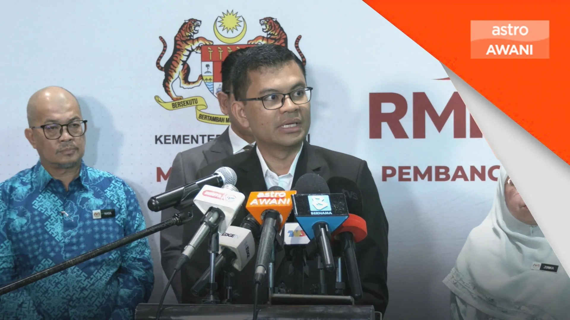 Keberkesanan Dasar Gaji Progresif akan dinilai hujung tahun – Akmal