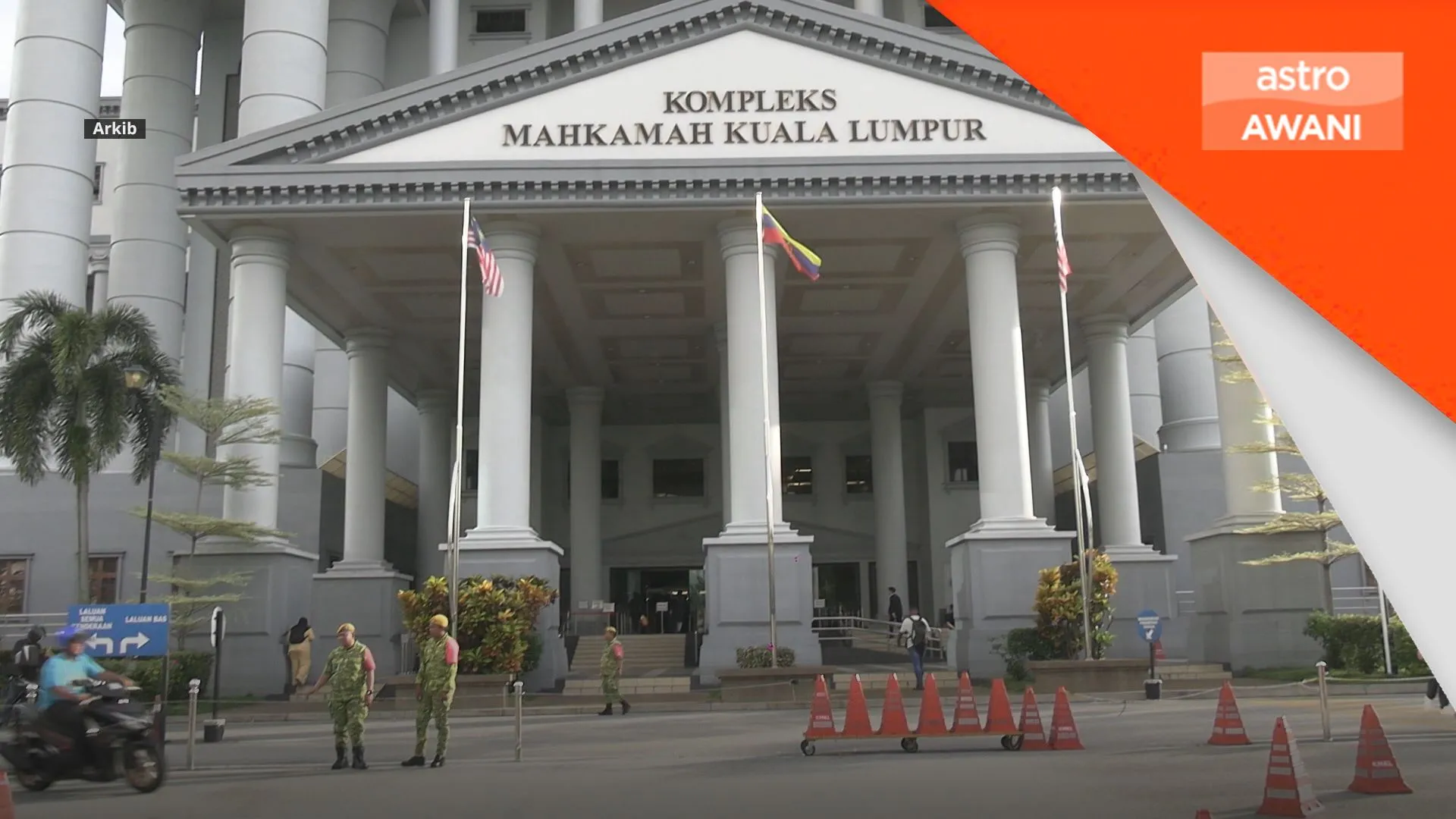 Pemandu van pelancong tampar, pukul anak tiri guna lesung batu dan seterika didenda RM12,000