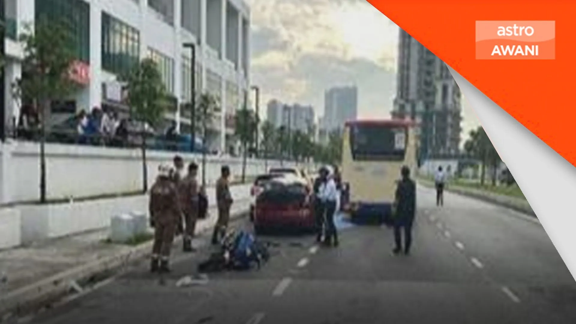 Seorang maut, seorang cedera dilanggar bas Rapid KL