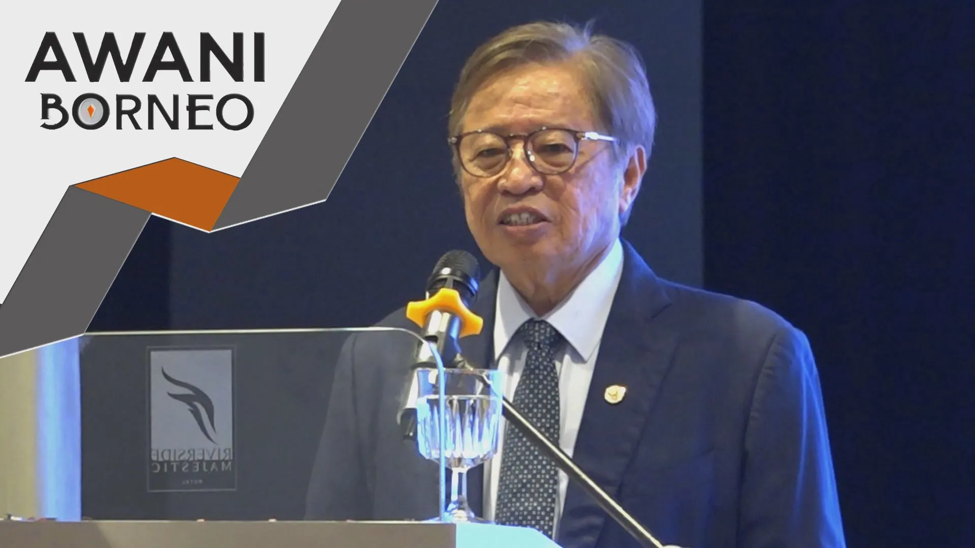 Sarawak mahu hasilkan pakaian daripada gas