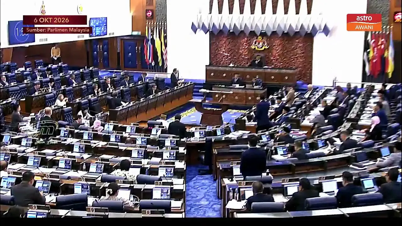 "Saya pun guru, kalau orang panggil saya guru, saya bangga!" - PM