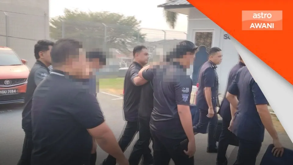 Dua remaja didakwa bunuh junior sekolah