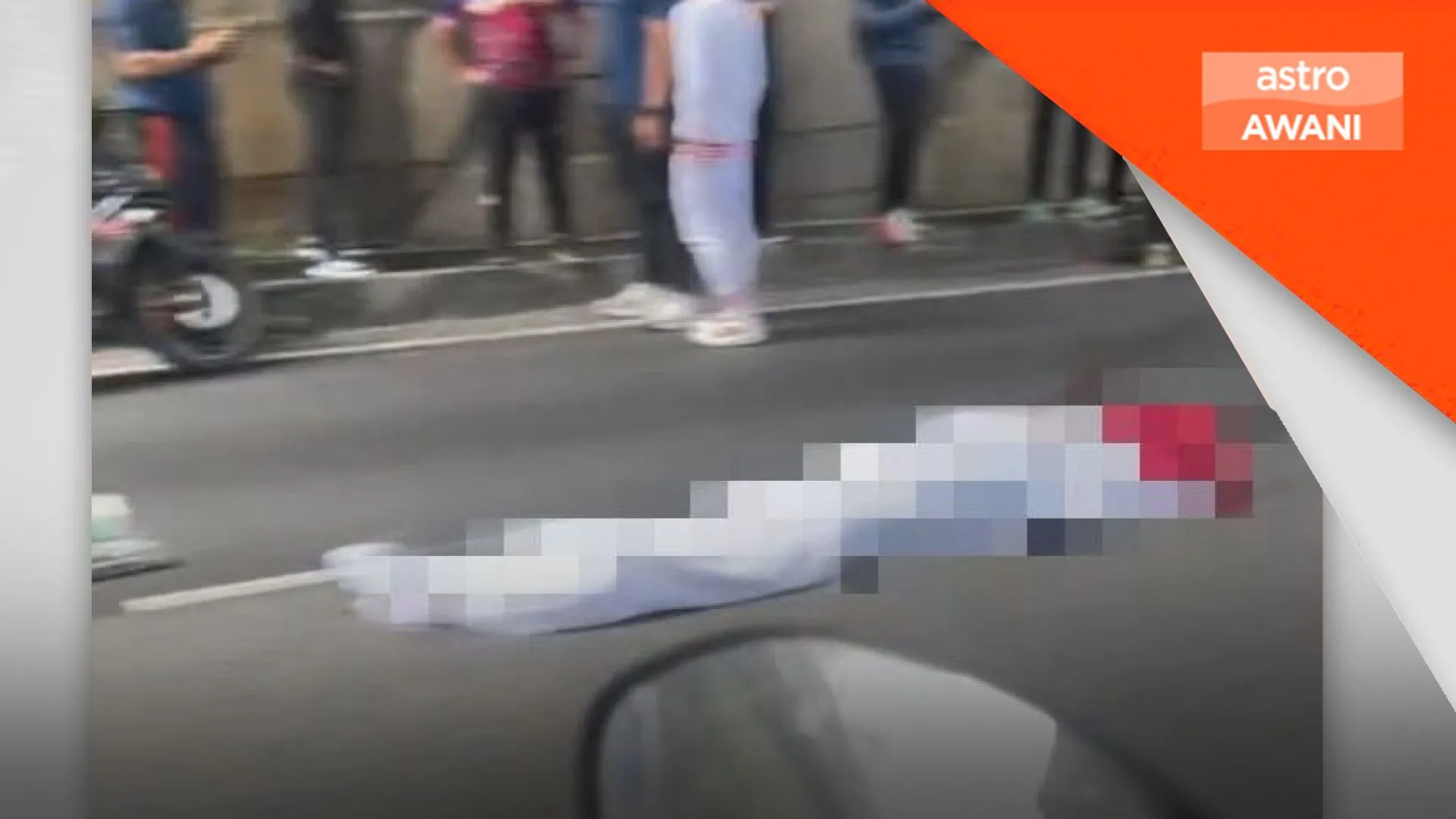 Anggota tentera maut tercampak dari jejambat, timpa motosikal lain