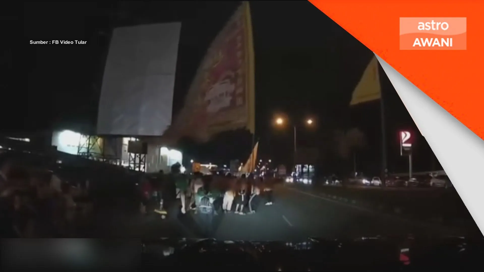 Tiga remaja cedera, bendera perarakan terkena pencawang elektrik