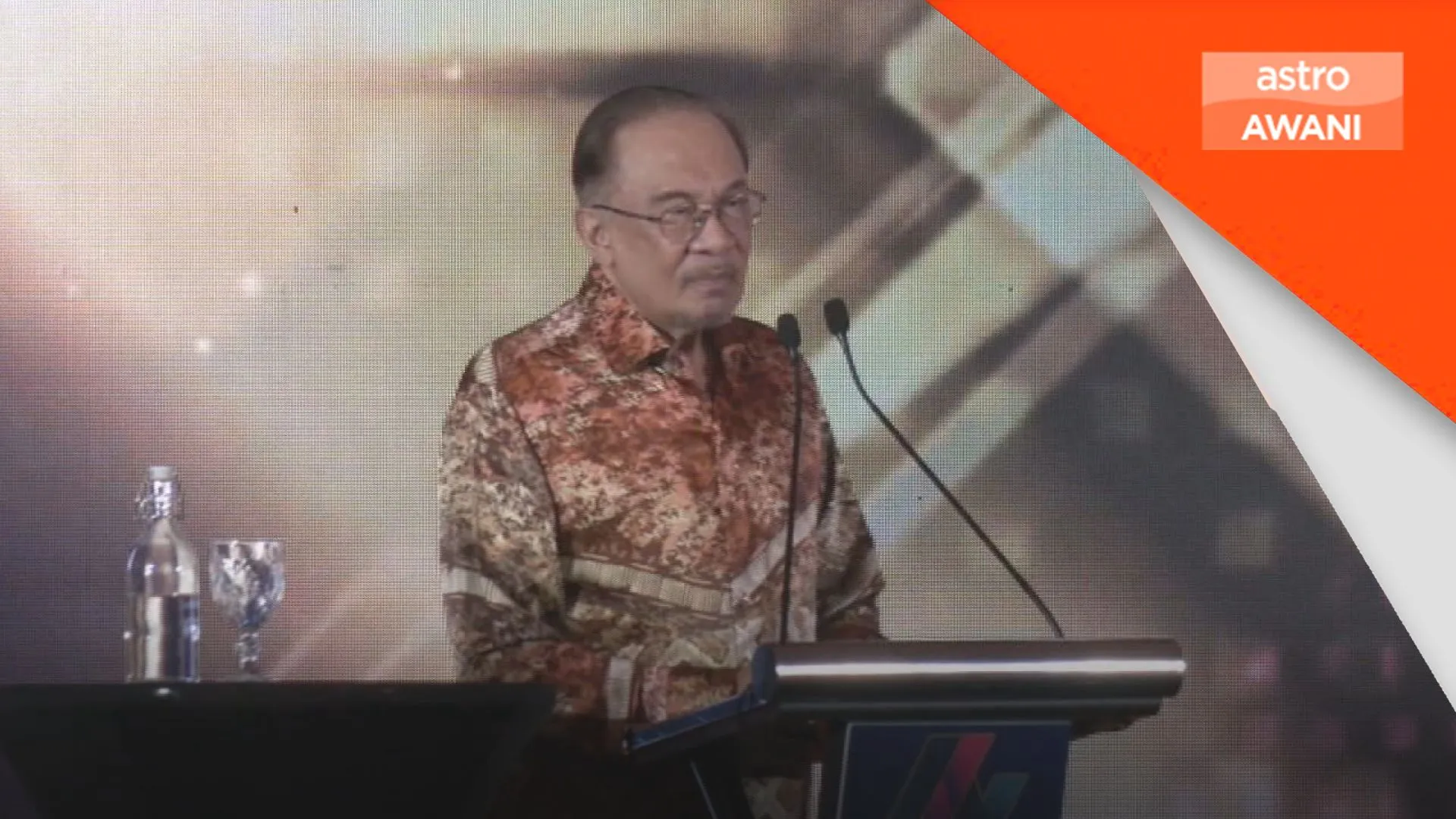 Anwar gesa industri kuasai AI, R&D dan inovasi