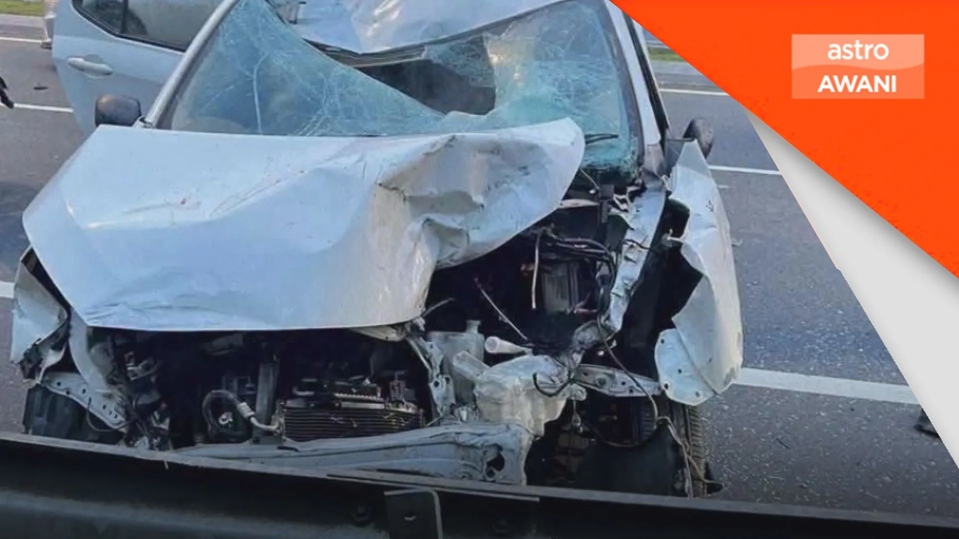 Dua penunggang motosikal maut dirempuh kereta