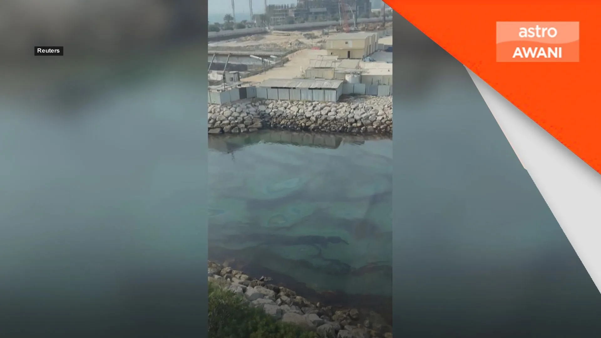 Tumpahan minyak meluas, pantai Ras Al Khaimah ditutup