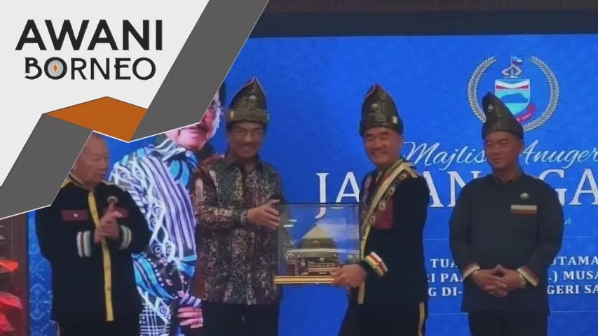 Ruslan Muharam, dilantik sebagai Janang Gayuh Bisaya