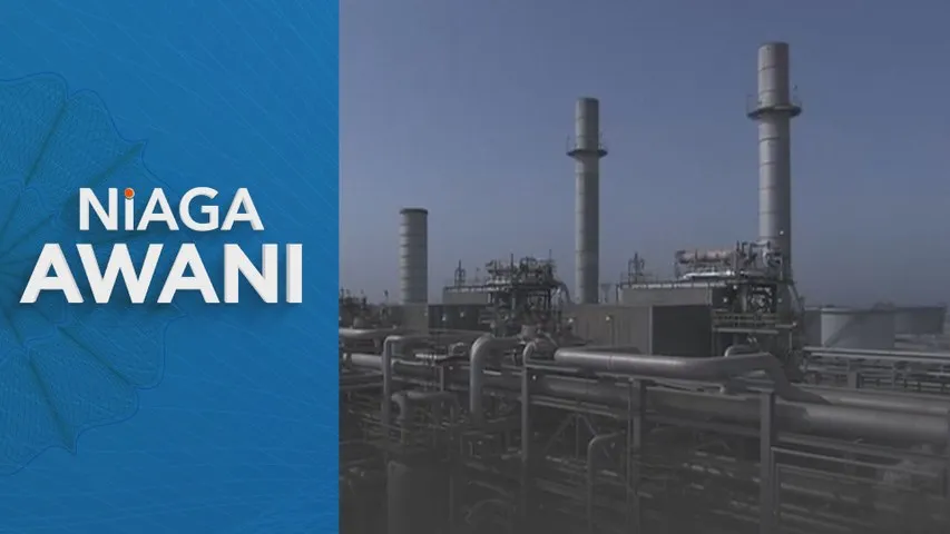 Oil dives, settles down 11% after Trump predicts Middle East de-escalation