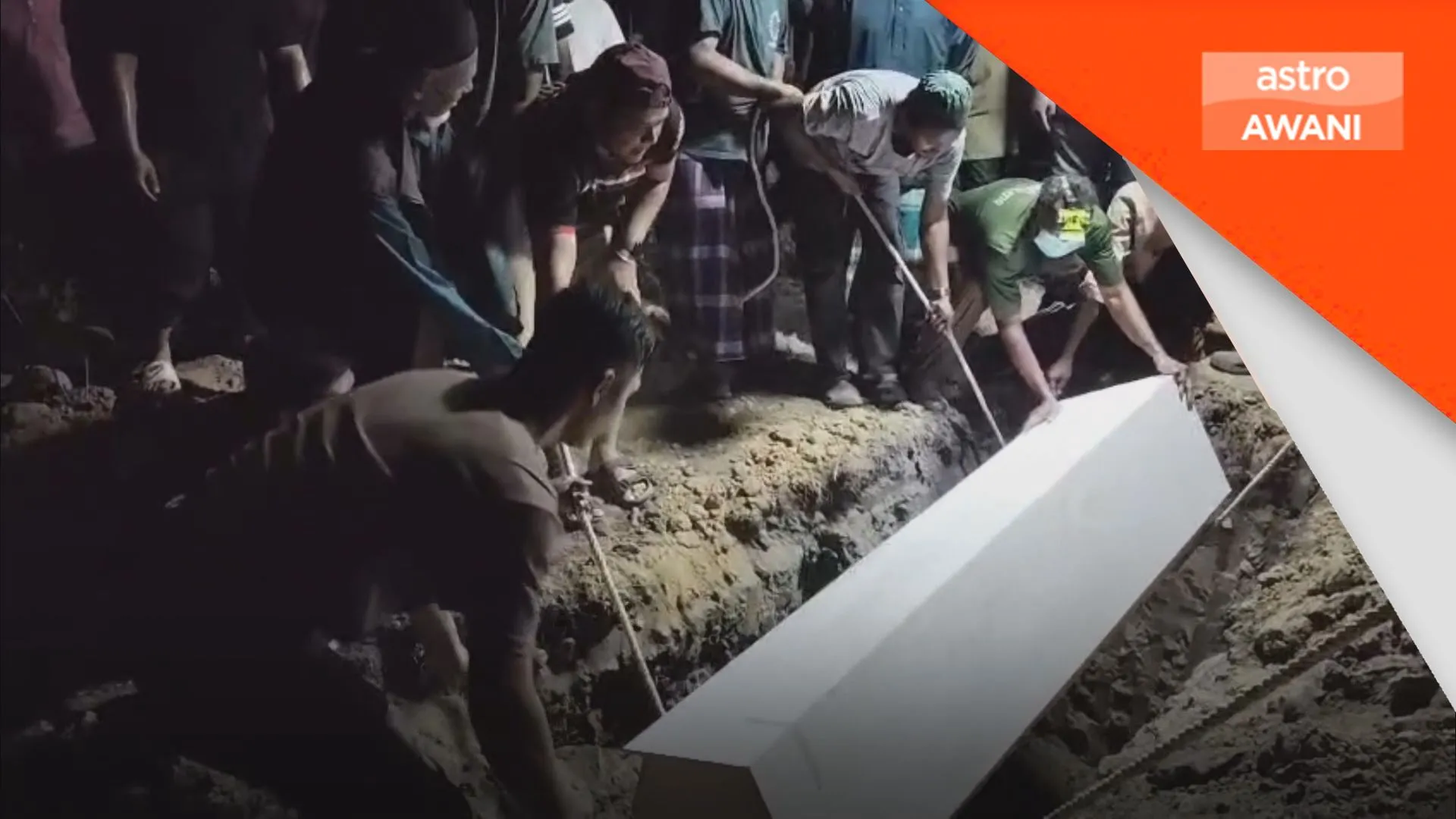 Jenazah pasangan suami isteri dibunuh selamat dikebumikan