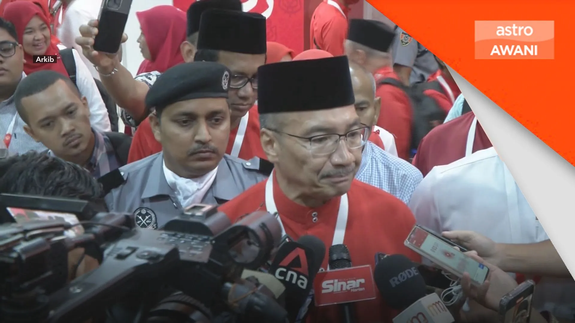 Permohonan Hishamuddin, Khairy di bawa ke MT UMNO 17 April