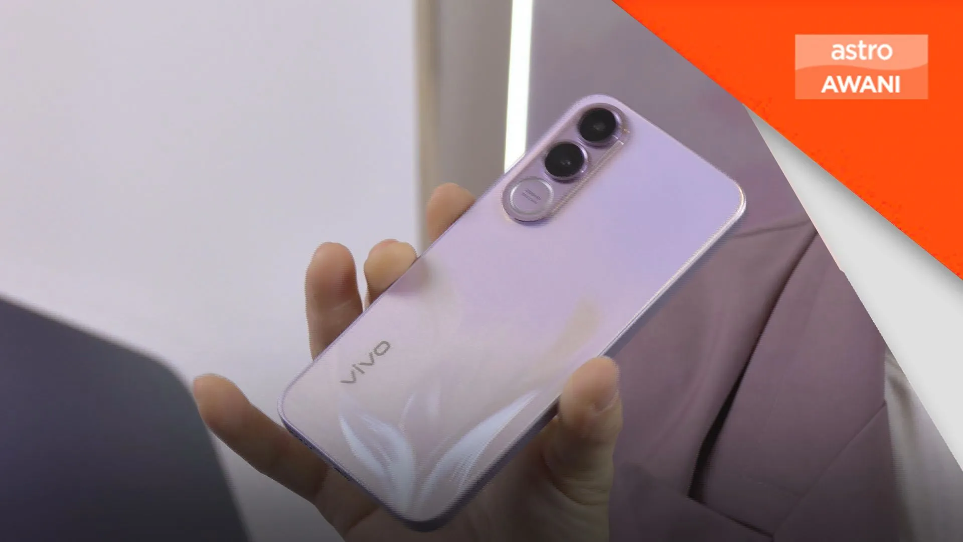 vivo V70 FE tampil kamera 200MP, bateri 7000mAh