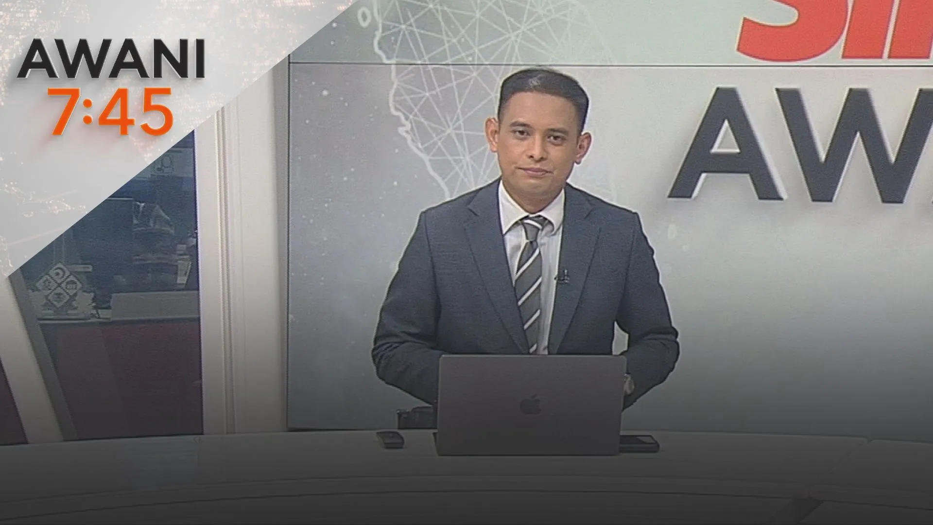 AWANI 7:45 [8/5/2026] - Reman suspek kes tikam | Jangan tunggu pilihan raya | MyKad baharu lancar 1 Jun | Hasrat tunai haji bersama isteri