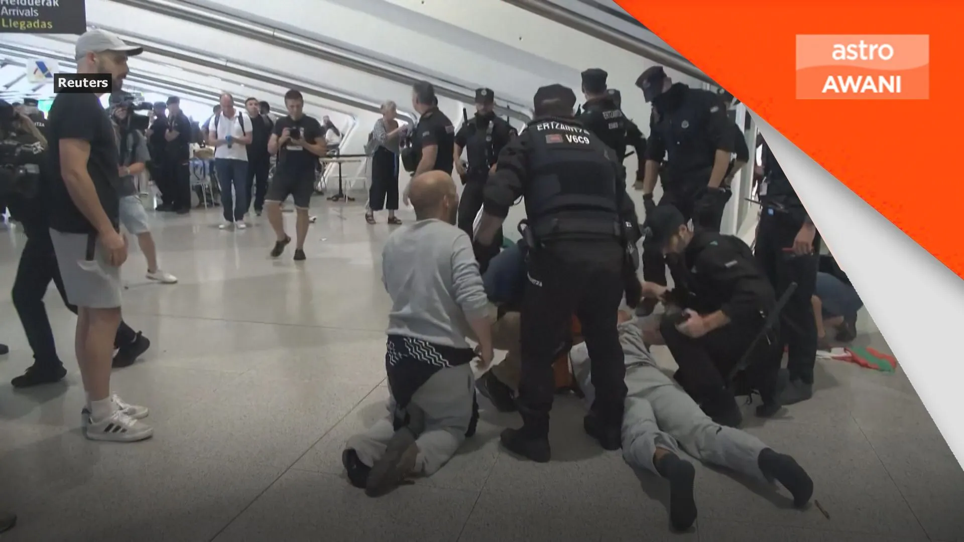 Polis Sepanyol didakwa mengasari aktivis GSF 2.0 di Bilbao.