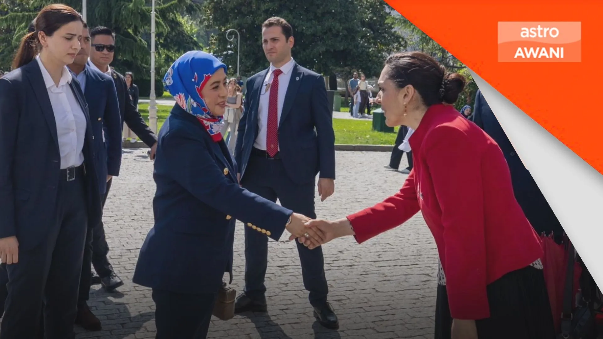 Raja Permaisuri Agong berkenan berangkat Istana Dolmabahce di Turkiye