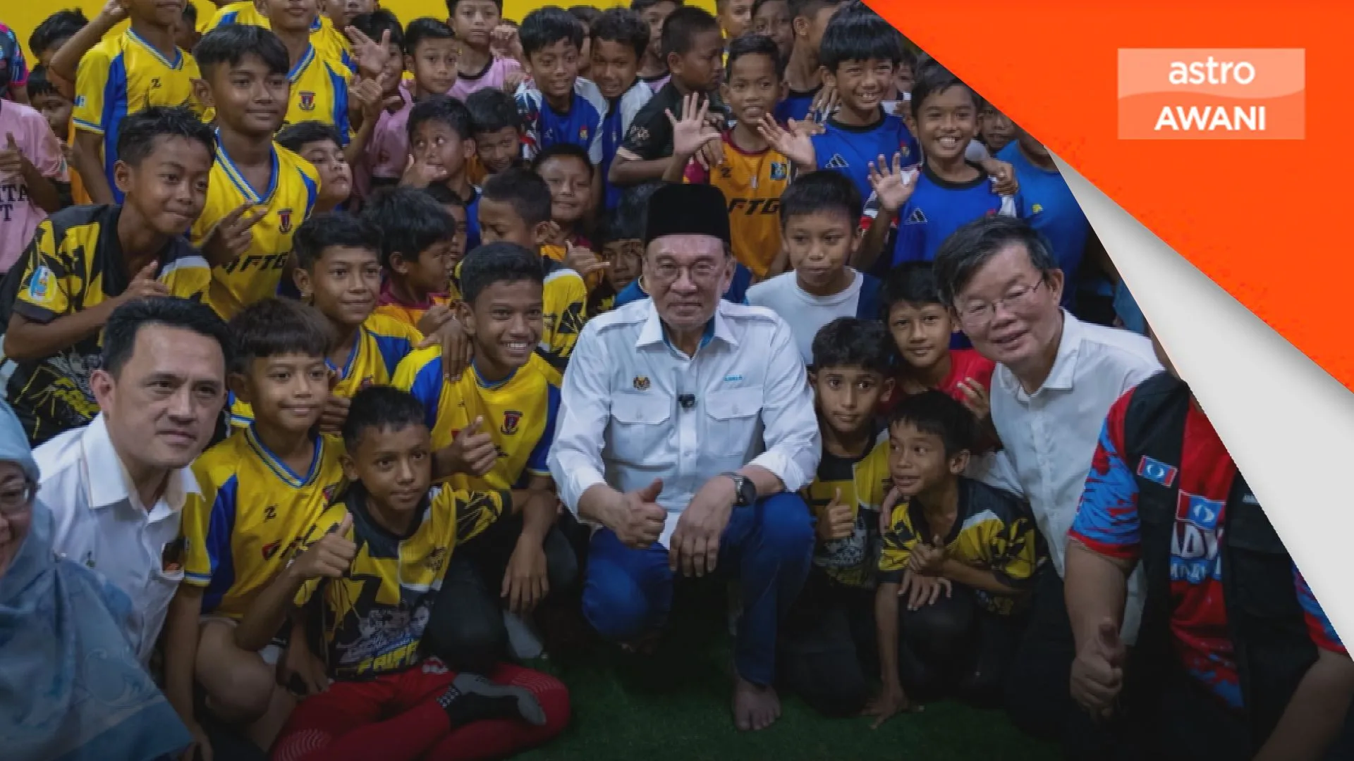 Anwar lancar Akademi Bola Sepak DNA Faisal Halim
