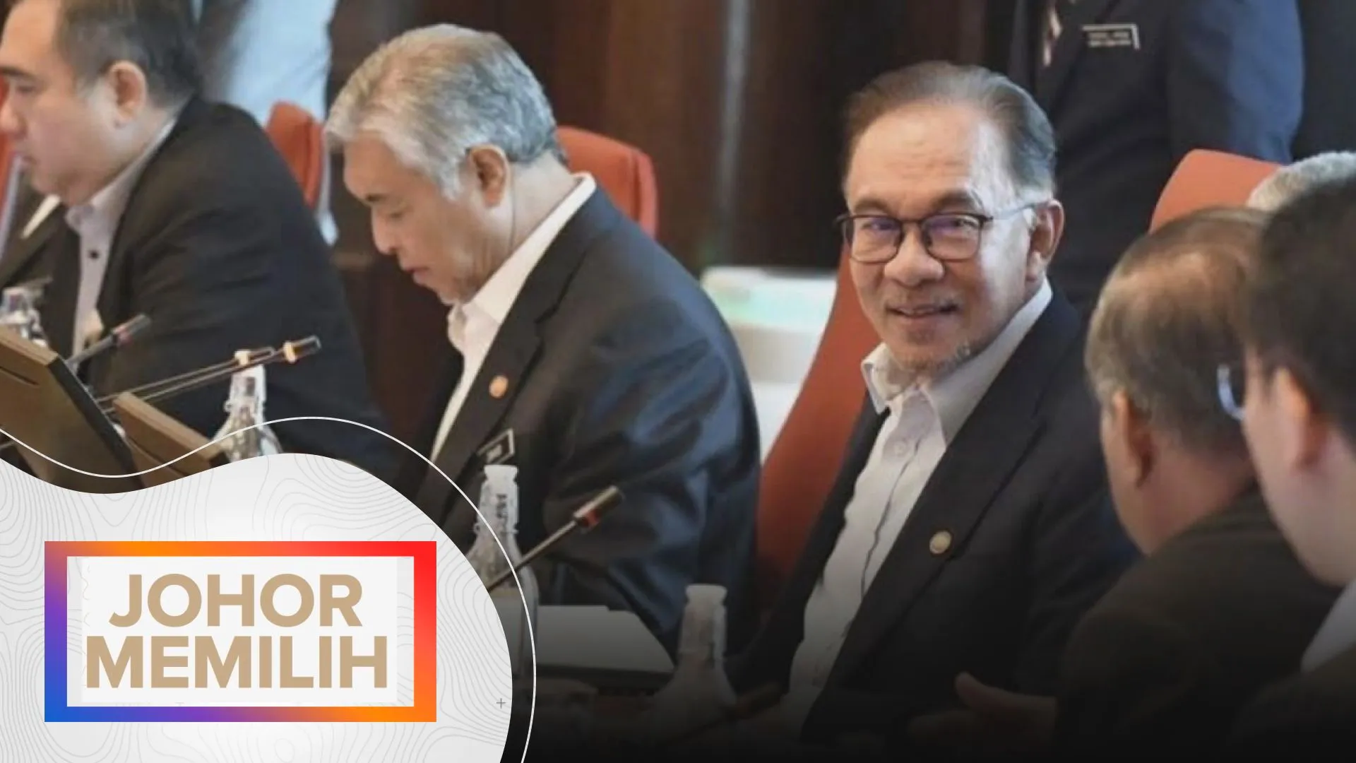 Tak nak duduk semeja dengan DAP, tapi Presiden anda duduk sebelah saya tiap-tiap minggu' - Loke