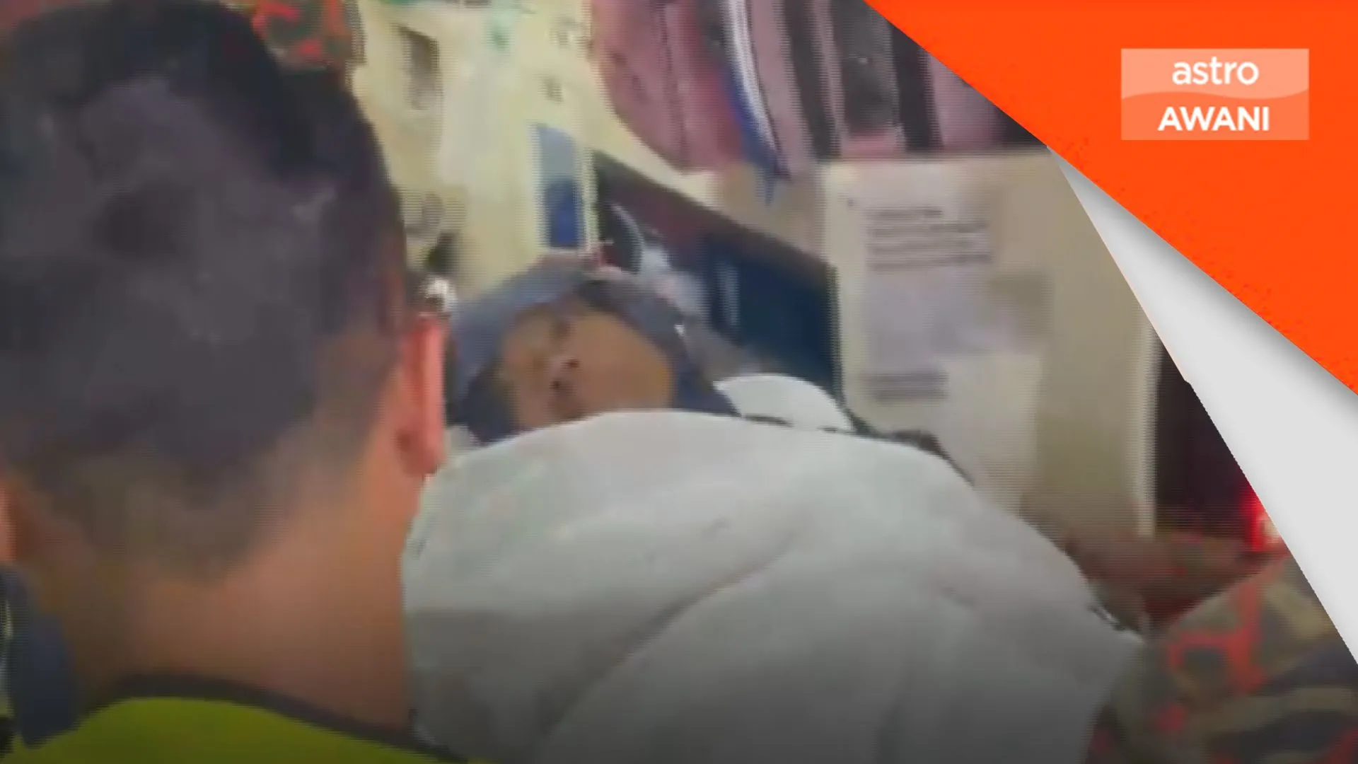 Polis selesai rakam keterangan