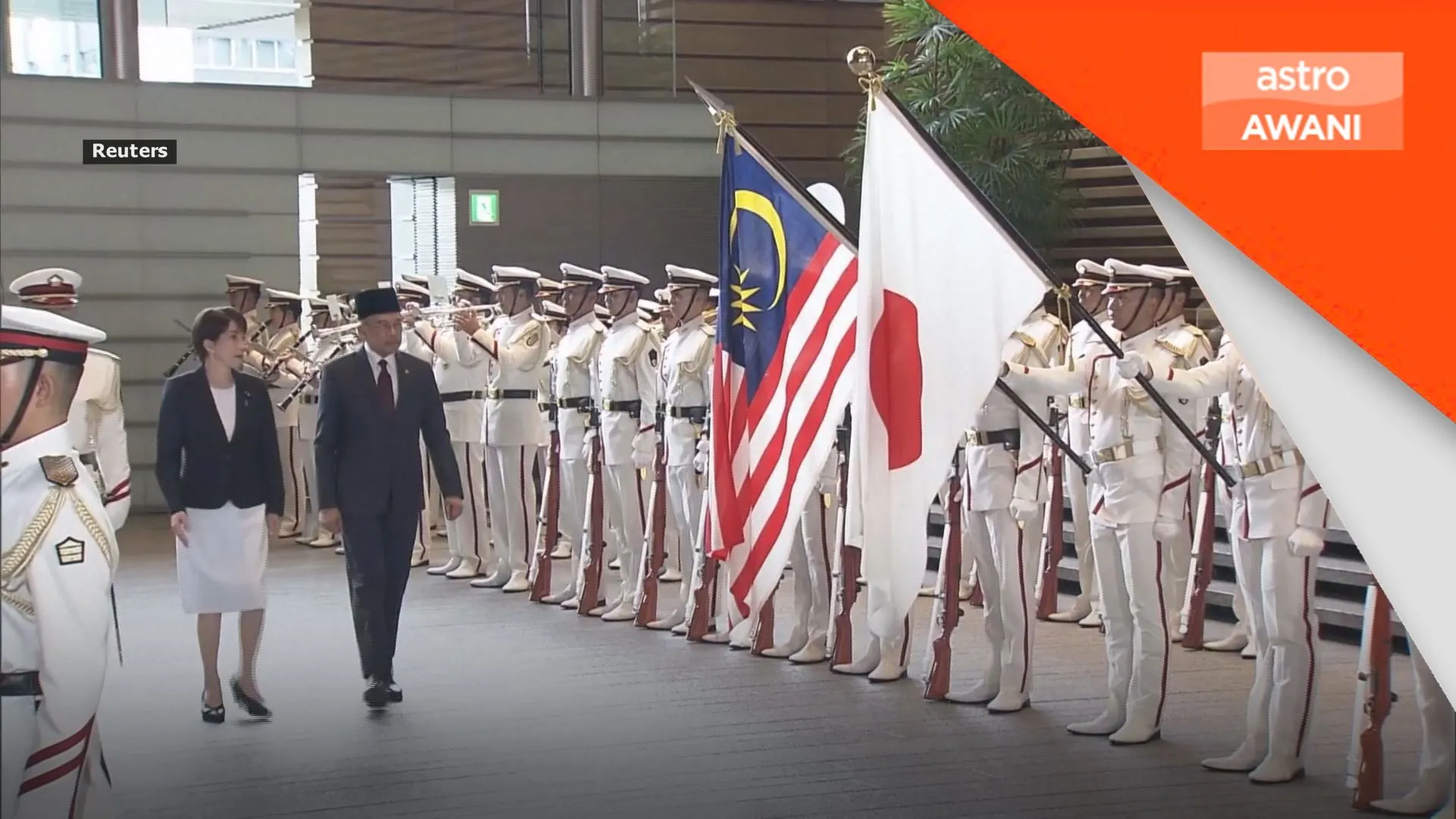 Anwar diberi sambutan rasmi di Pejabat Perdana Menteri Jepun