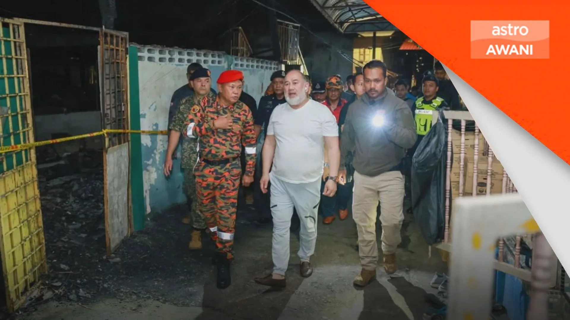 Sultan Kelantan lawat tapak 29 rumah terbakar