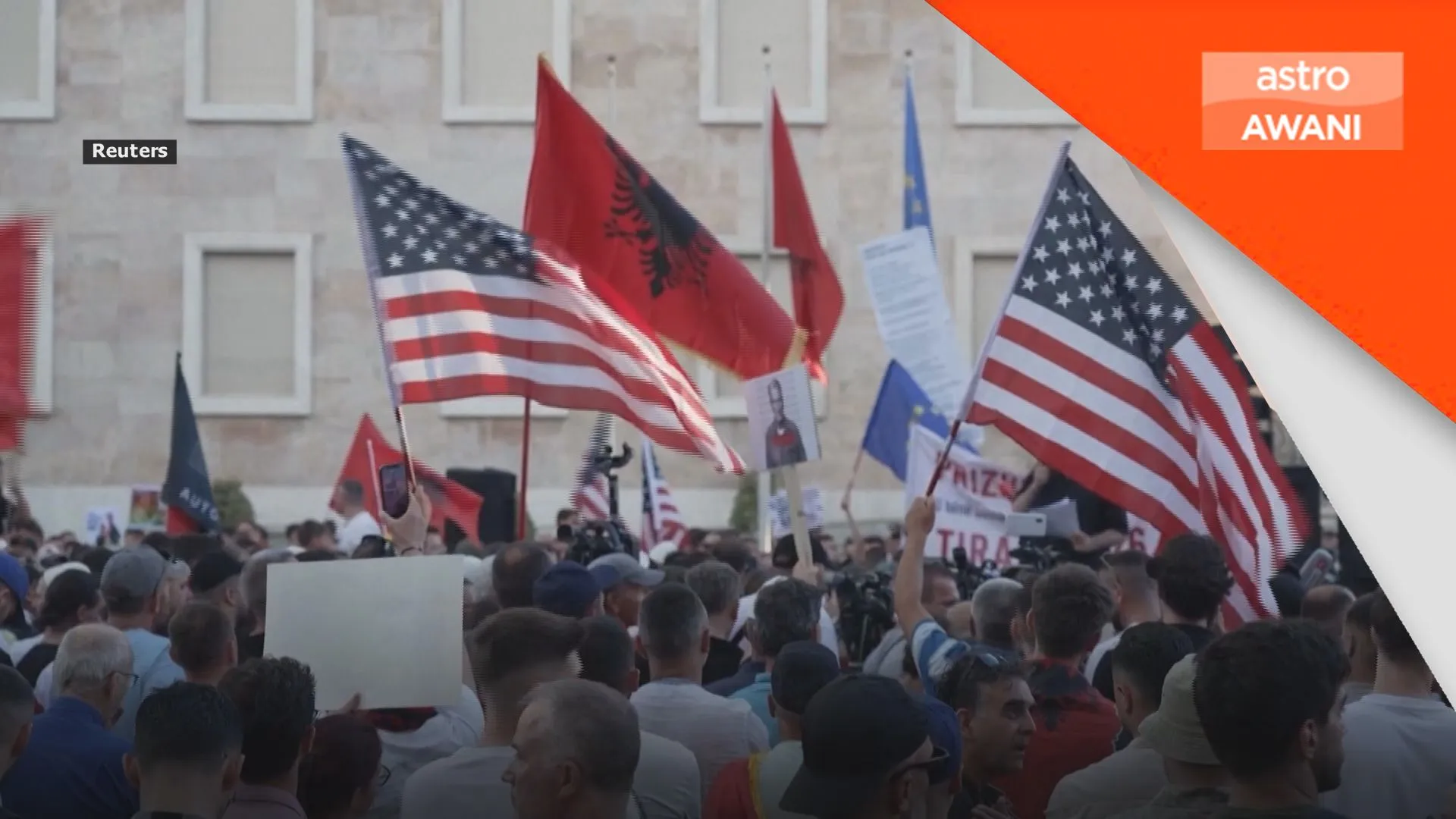 Protes diadakan di jalanan Albania, bantah projek 'resort' menantu Trump