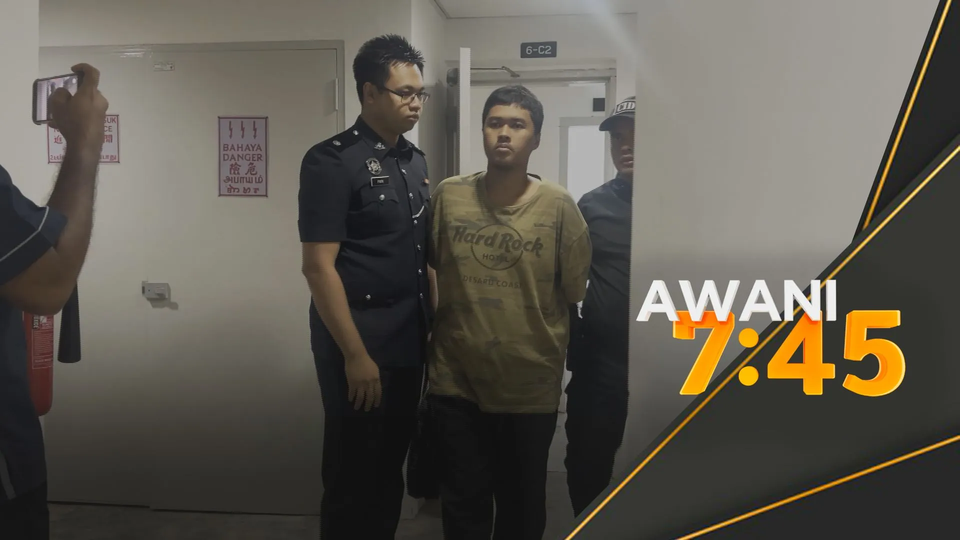 Cucu didakwa cederakan nenek guna tukul besi