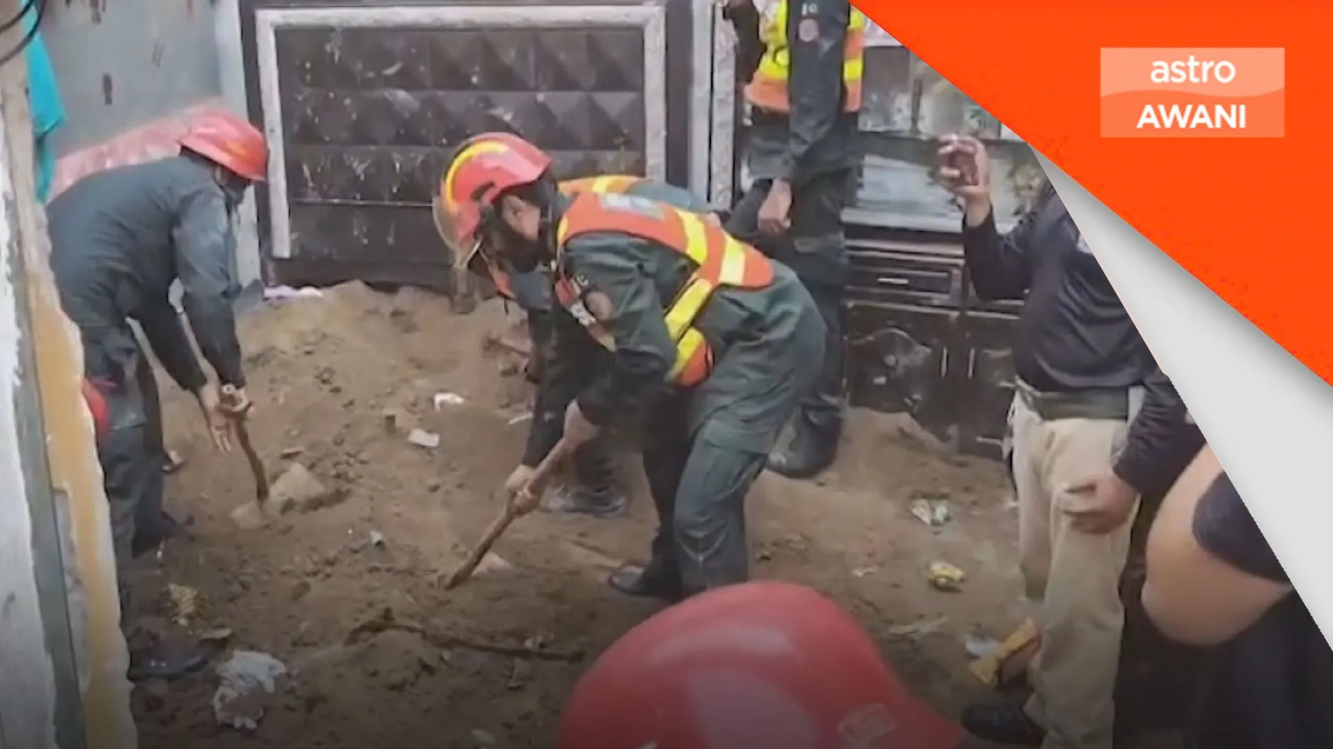 14 kanak-kanak terkorban, bumbung pusat tuisyen runtuh di Lahore