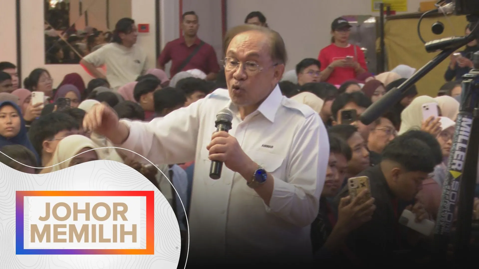 Kenapa kerajaan Johor lembab?- PM