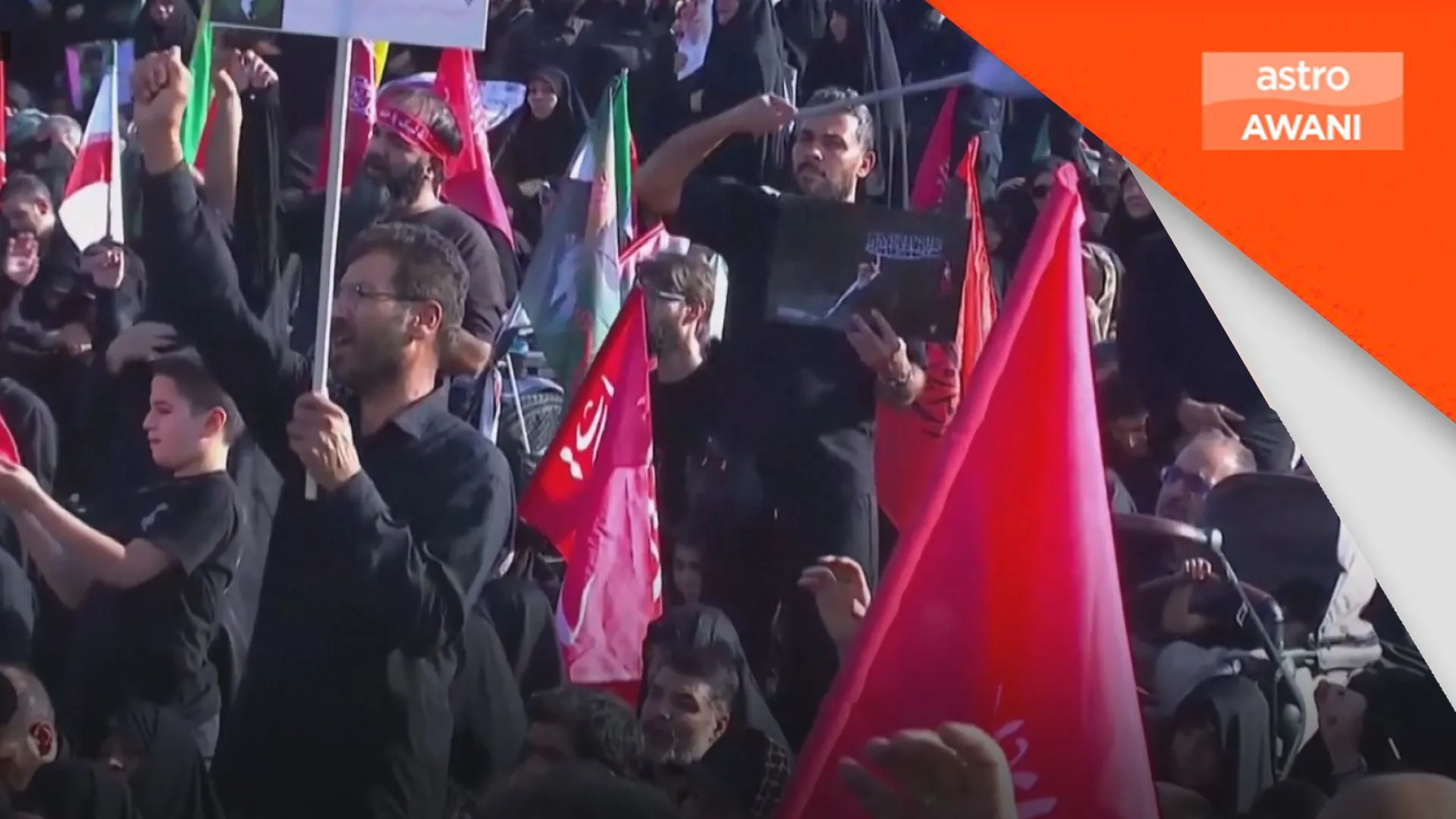 Laungan anti-AS bergema dalam penghormatan terakhir untuk Khamenei di Tehran
