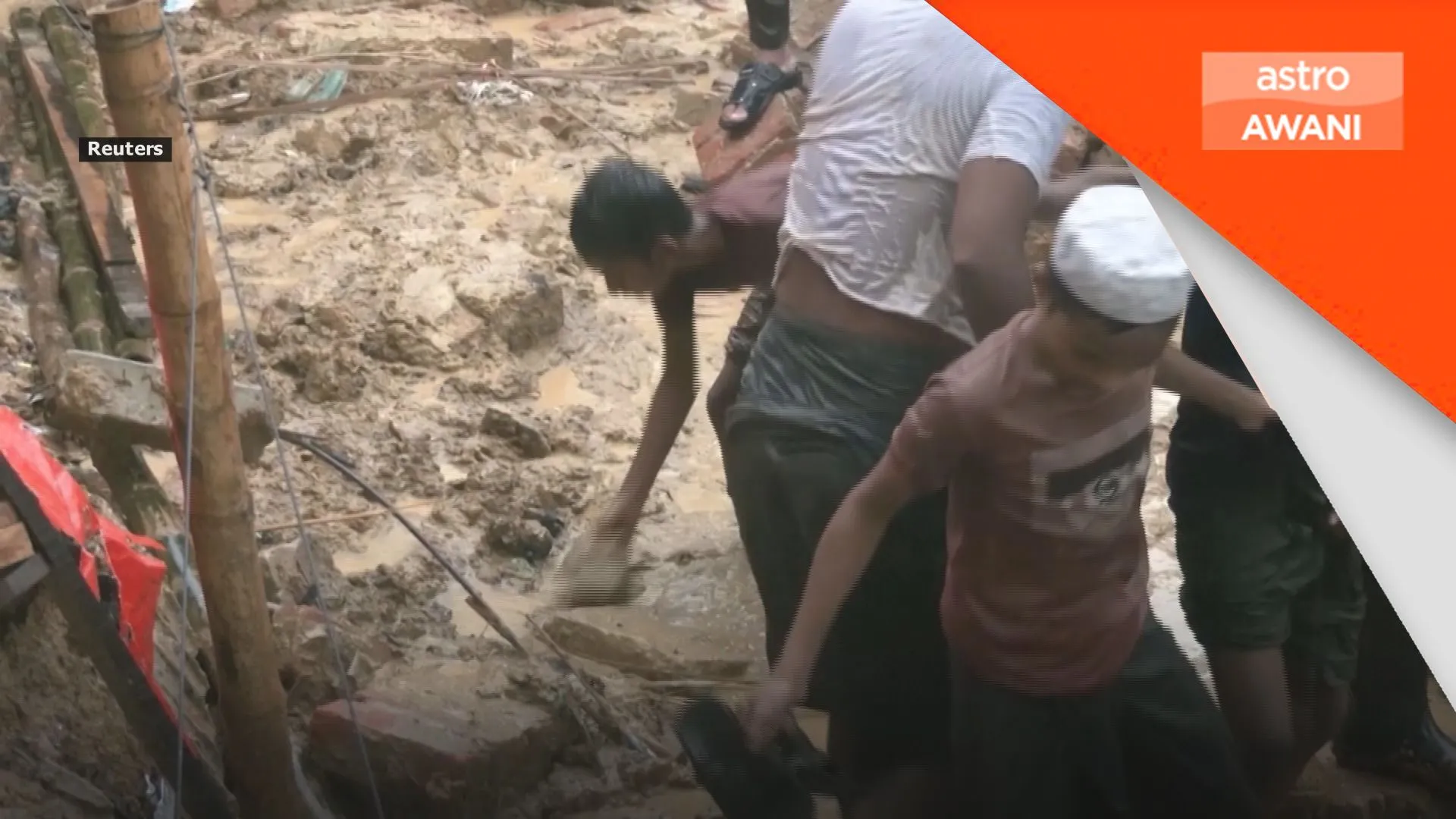 Lapan kanak-kanak maut akibat tanah runtuh di kem Rohingya