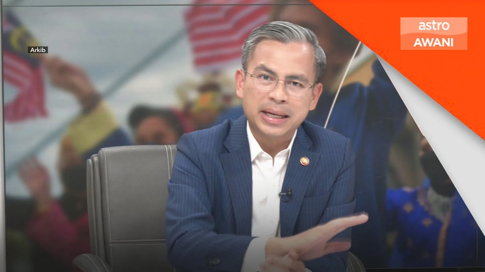 Fahmi Fadzil terima gelaran Datuk Seri