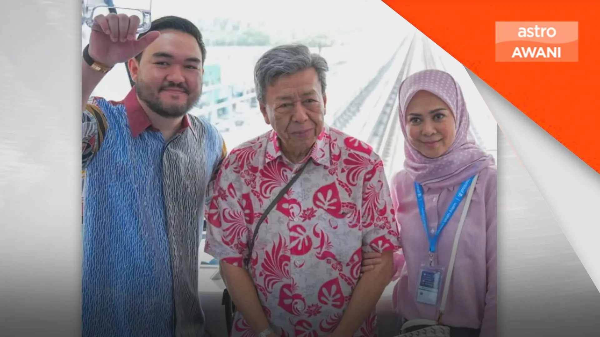 Sultan Selangor berkenan menaiki LRT3, teruja nantikan lima tertangguh siap dibina
