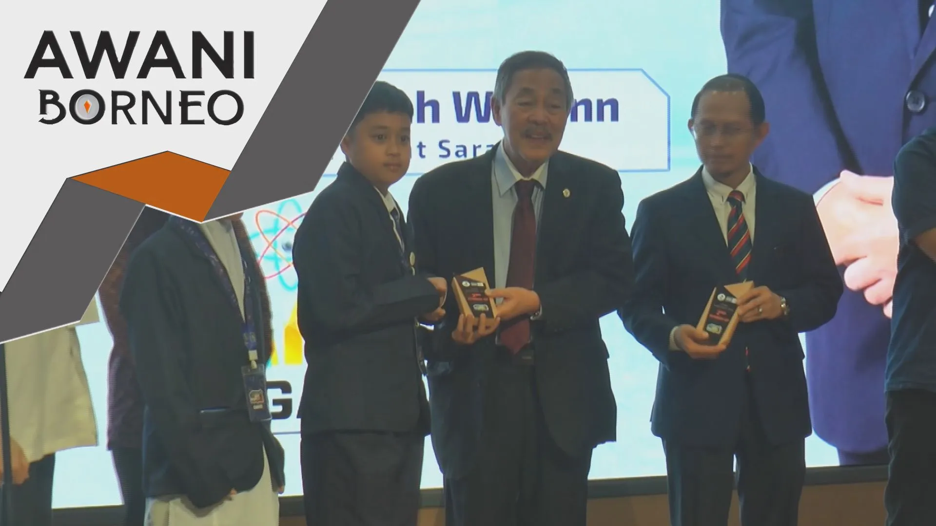 Memperluas pendidikan STEM ke seluruh Sarawak